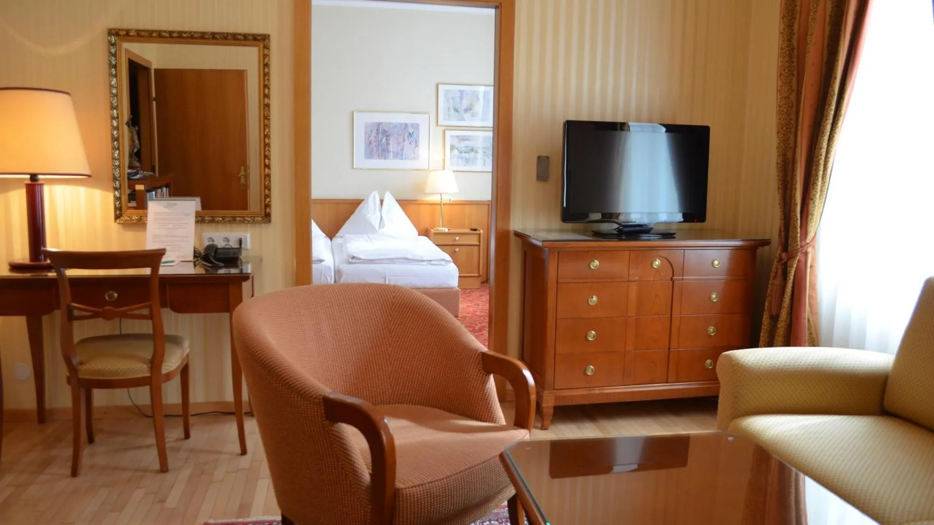 Hotel Jaeger - Family Tradition Since 1911 Vienna 4*,