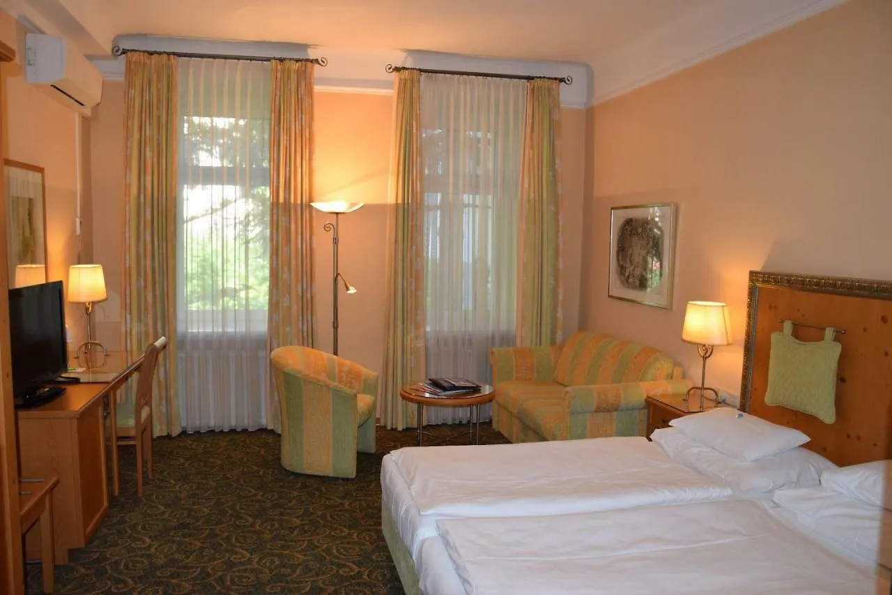 Hotel Jaeger - Family Tradition Since 1911 Vienna Austria