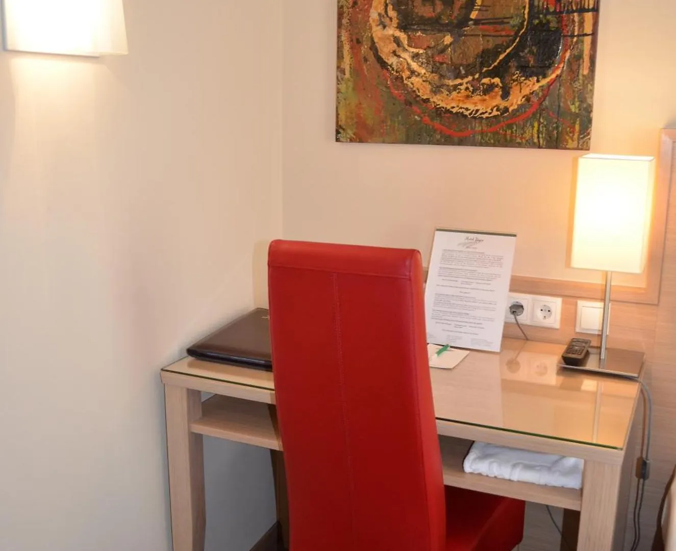 ****  Hotel Jaeger - Family Tradition Since 1911 Vienna Austria