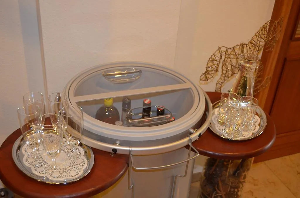 ****  Hotel Jaeger - Family Tradition Since 1911 Vienna Austria