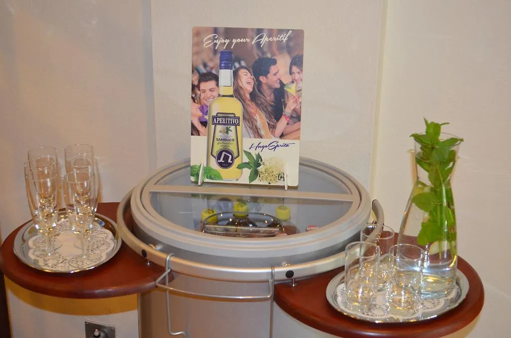****  Hotel Jaeger - Family Tradition Since 1911 Vienna Austria