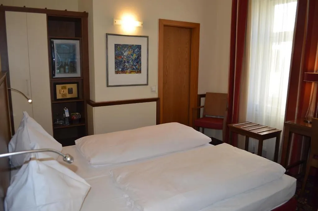 Hotel Jaeger - Family Tradition Since 1911 Vienna