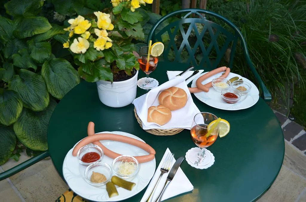 Hotel Jaeger - Family Tradition Since 1911 Vienna Austria
